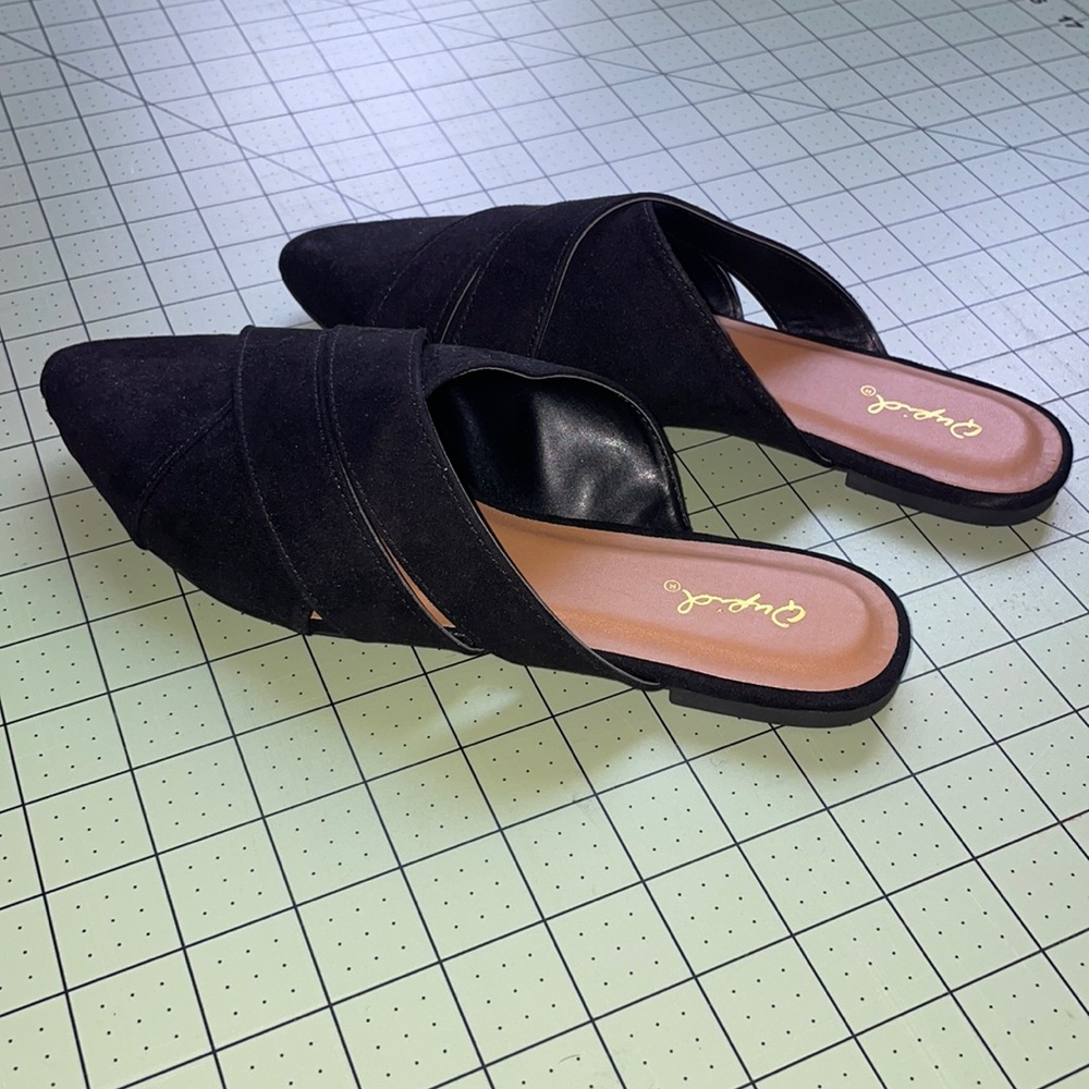 Qupid Black Suede Pointed Flats